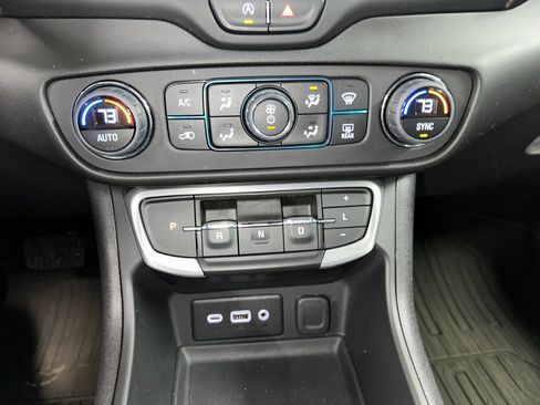 Certified 2023 GMC Terrain SLE w/ Driver Convenience Package image 15