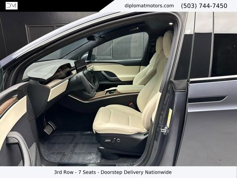 Used 2023 Tesla Model X image 16