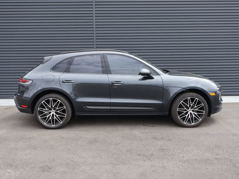 Certified 2023 Porsche Macan AWD/4WD image 9
