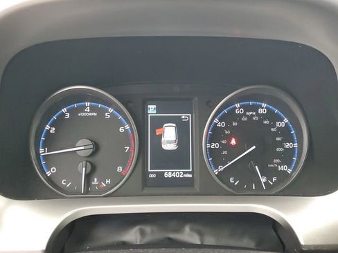 Used 2017 Toyota RAV4 LE FWD image 25