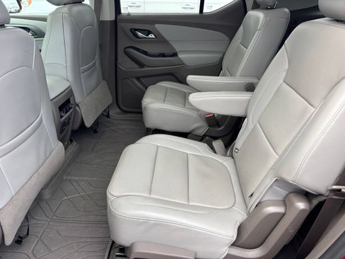Used 2018 Chevrolet Traverse Premier w/ Driver Confidence II Package FWD image 14
