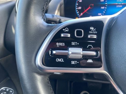 Used 2023 Mercedes-Benz GLB 250 4MATIC image 19