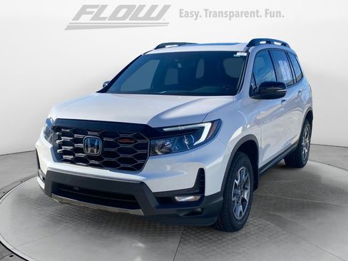 Certified 2023 Honda Passport TrailSport image 3