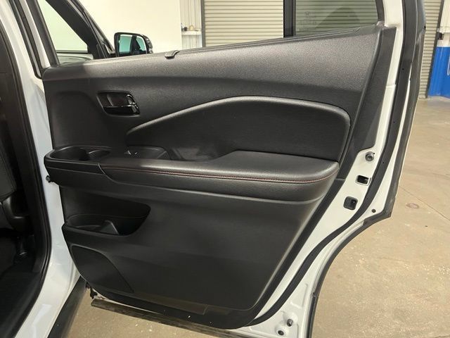 Used 2025 Honda Passport Black Edition image 16