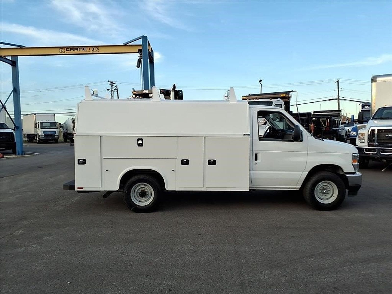 New 2027 Ford E-350 and Econoline 350 Super Duty w/ Power Equipment Group RWD image 3