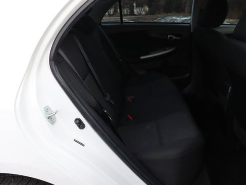 Used 2010 Toyota Corolla S image 21