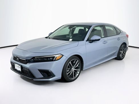 Used 2024 Honda Civic Touring image 3