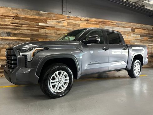 Used 2024 Toyota Tundra SR5 w/ SR5 Convenience Package AWD/4WD image 15