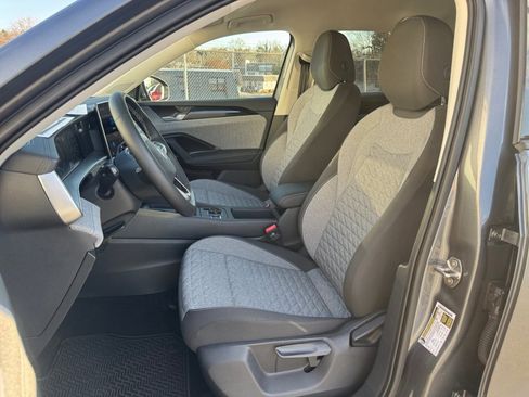 Used 2025 Volkswagen Tiguan S w/ 18" Wheel Package image 34