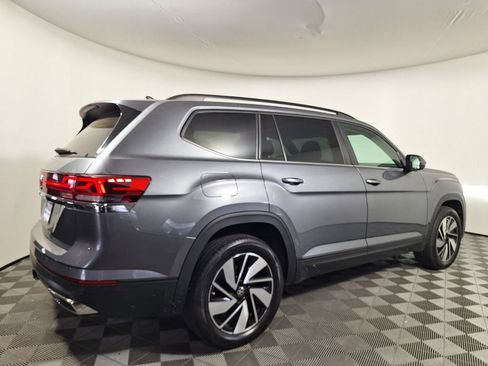 Used 2025 Volkswagen Atlas SE FWD image 5