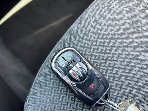 Used 2025 Buick Encore GX Preferred FWD image 23