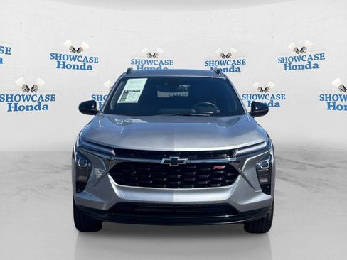 Used 2025 Chevrolet Trax RS w/ Driver Confidence Package image 6