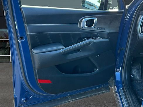 Certified 2025 Kia Sorento SX Prestige image 10