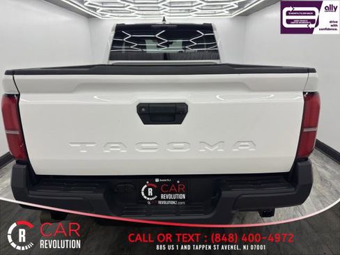 Used 2024 Toyota Tacoma SR image 5