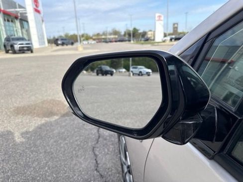 Certified 2020 Toyota Prius Prime Limited FWD image 8