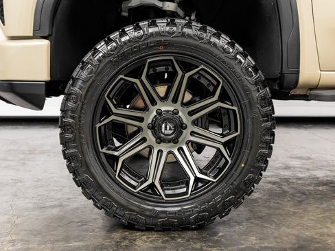 Used 2022 GMC Sierra 1500 AT4 w/ AT4 Premium Package AWD/4WD image 11