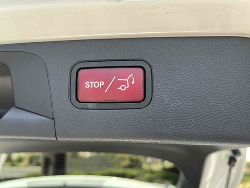 Used 2020 Mercedes-Benz GLC 300 4MATIC image 8