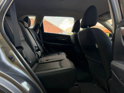 Used 2017 Nissan Rogue S FWD image 13