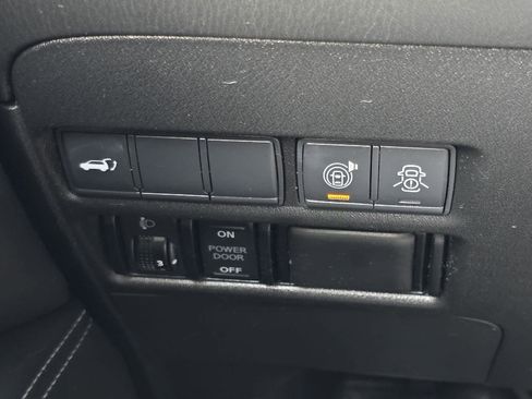 Used 2019 Nissan Armada SL w/ Premium Package image 12