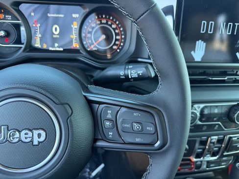 New 2026 Jeep Gladiator Mojave AWD/4WD image 18