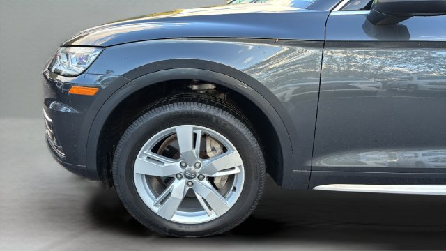 Used 2018 Audi Q5 2.0T Premium Plus w/ Premium Plus Package AWD/4WD image 32