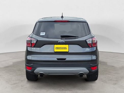 Used 2017 Ford Escape SE image 4