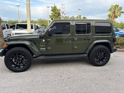 Used 2022 Jeep Wrangler Unlimited Sahara AWD/4WD image 3