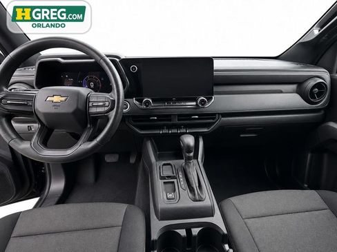 Used 2024 Chevrolet Colorado W/T RWD image 11