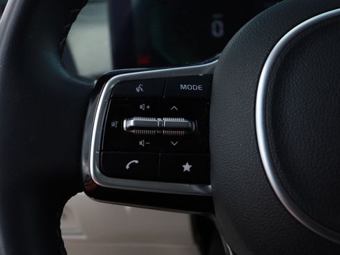 Used 2025 Kia Sorento S w/ Panoramic Sunroof Package FWD image 10