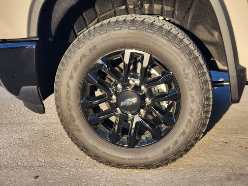 New 2026 Chevrolet Silverado 2500 Custom w/ Custom Value Package AWD/4WD image 9