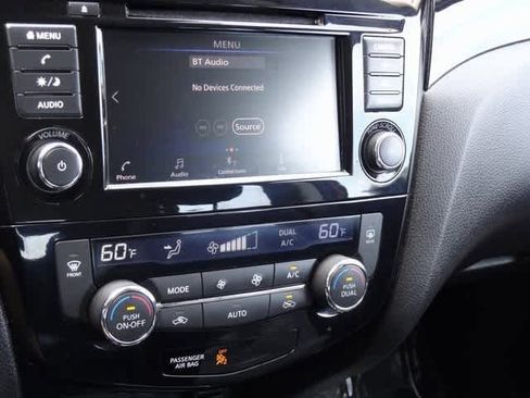 Used 2022 Nissan Rogue Sport SV w/ Technology Package image 21