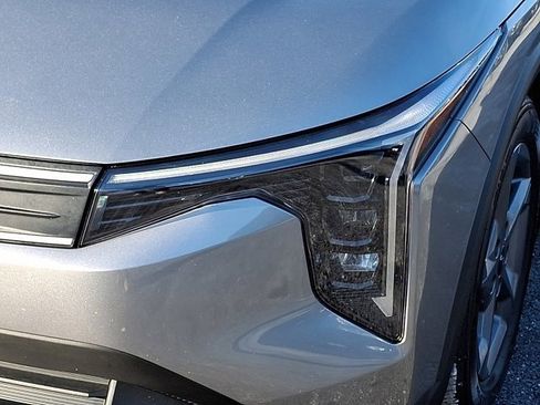 Used 2025 Kia K4 LXS image 11