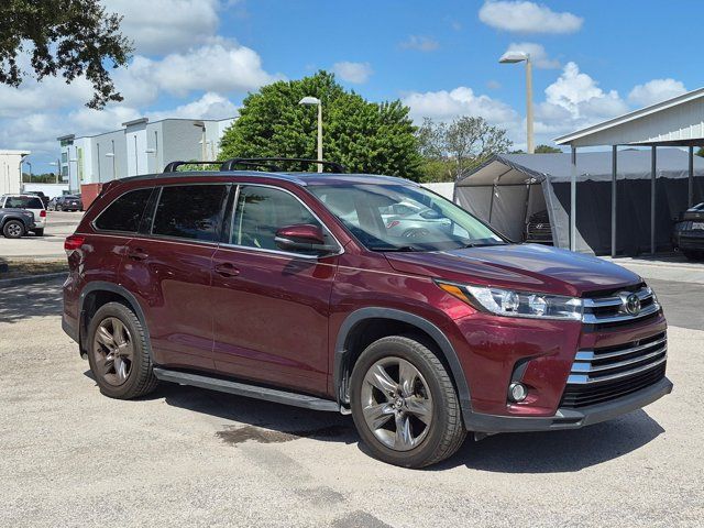 Used 2017 Toyota Highlander Limited Platinum AWD/4WD image 3