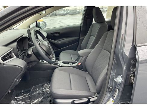 Used 2025 Toyota Corolla LE image 11