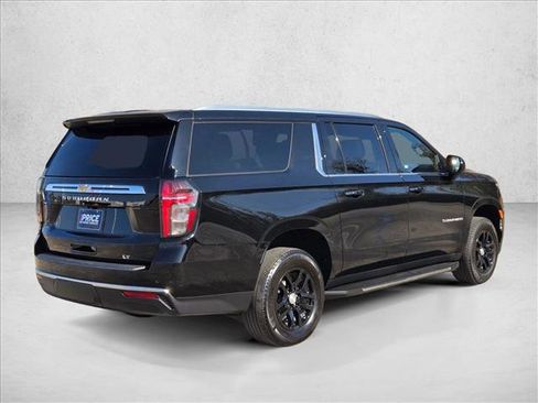 Used 2024 Chevrolet Suburban LT image 5