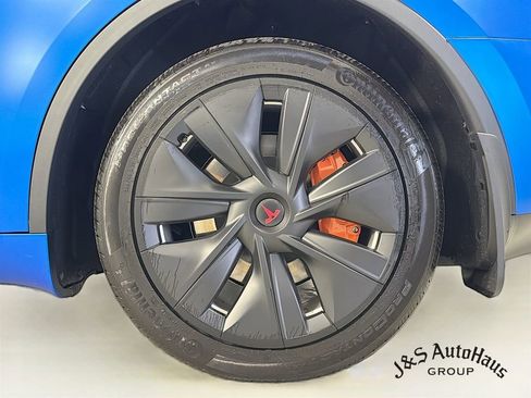Used 2025 Tesla Model Y Long Range AWD/4WD image 38