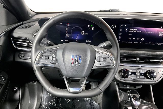 Used 2025 Buick Envista Preferred w/ Convenience I Package FWD image 7