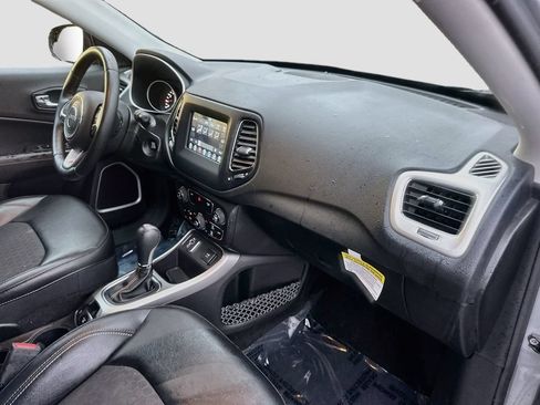 Used 2019 Jeep Compass Latitude w/ Popular Equipment Group FWD image 22
