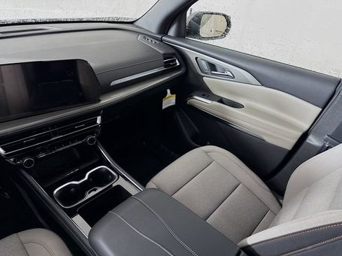 New 2026 Chevrolet Traverse LT w/ Midnight/Sport Edition FWD image 24