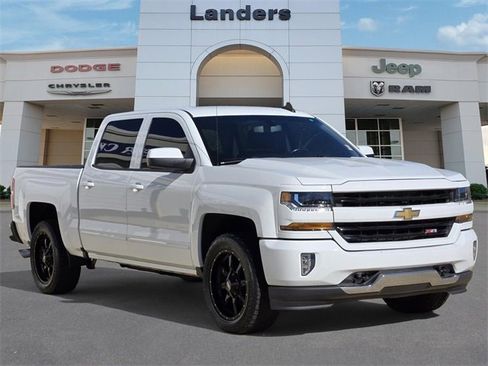 Used 2018 Chevrolet Silverado 1500 LT w/ All Star Edition image 3