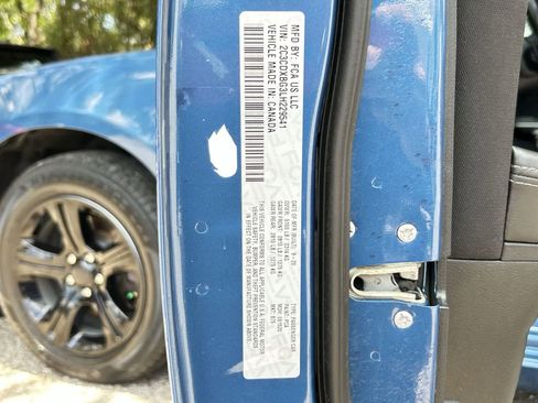 Used 2020 Dodge Charger SXT RWD image 2