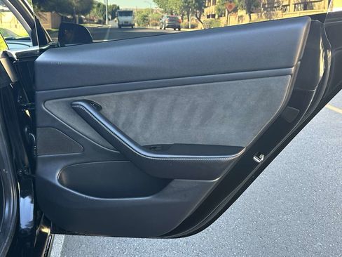 Used 2018 Tesla Model 3 Long Range RWD image 38