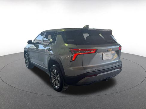 Used 2025 Chevrolet Equinox LT image 3