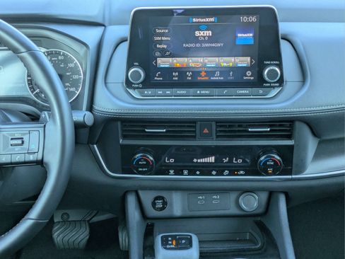 Used 2026 Nissan Rogue SV FWD image 15