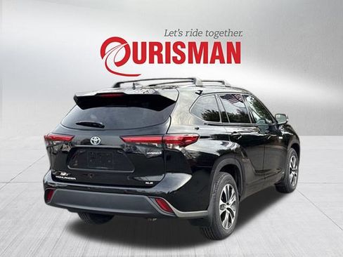 Used 2021 Toyota Highlander XLE image 2