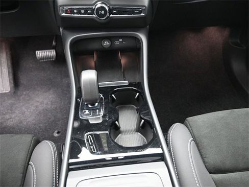 Used 2024 Volvo XC40 Recharge Plus w/ Protection Package Premier image 13