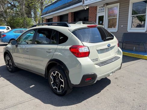 Used 2017 Subaru Crosstrek 2.0i Limited AWD/4WD image 3