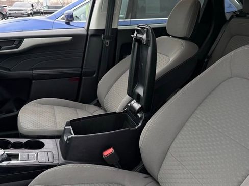 Used 2022 Ford Escape SE w/ SE Sport Appearance Package image 30