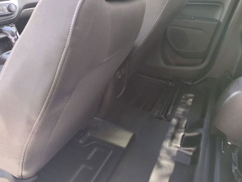 Used 2022 Chevrolet Colorado LT w/ Fleet Safety Package RWD image 19
