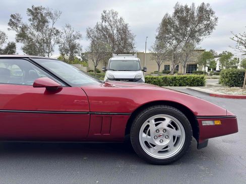 Used 1990 Chevrolet Corvette Coupe image 46